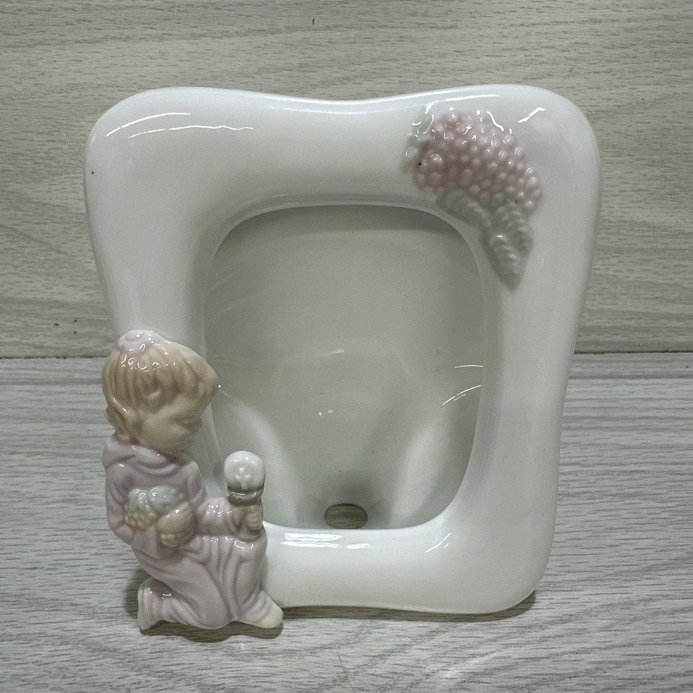 MALCO‎ Roman Bisque Porcelain Young Girl 1st Communion Frame For 3x4" Photo